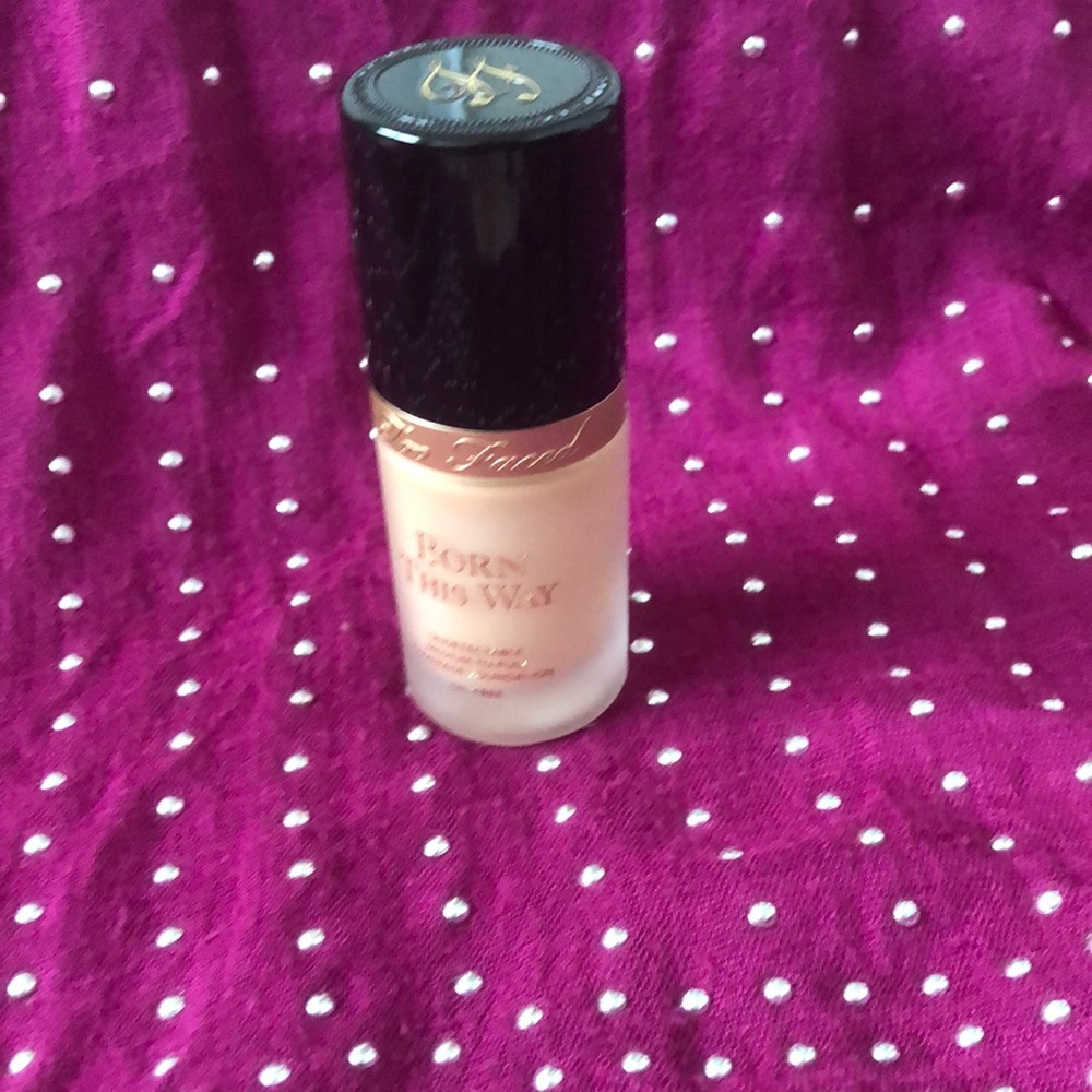 Too Faced Born This Way Liquid Foundation -